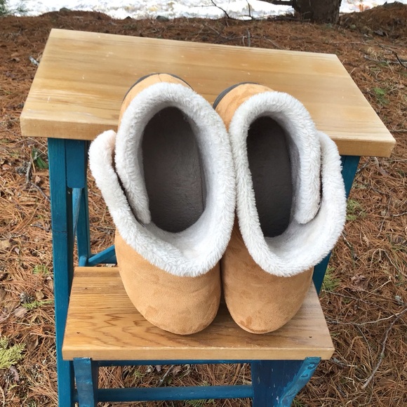 Vionic Vanah, Slipper boots, Size 9 - Picture 3 of 5